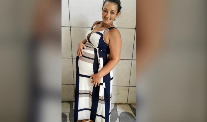 Mulher que estava à espera de três bebês dá à luz quadrigêmeas