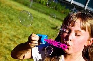 3 brinquedos baratos, simples e caseiros