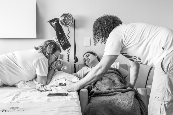 5 fotos que você deve fazer na maternidade 