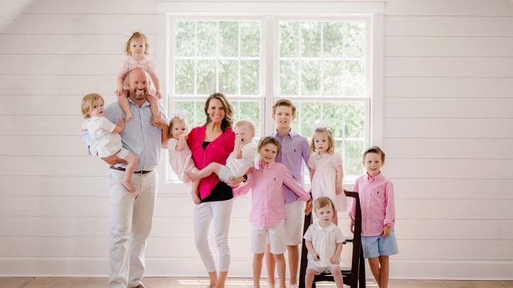 Casal que já era pai de três crianças tem sêxtuplos e mostra vida da família em reality show