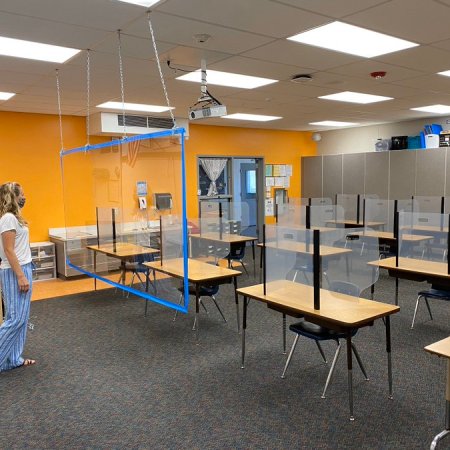 Professores americanos mostram como estão as salas na volta às aulas presenciais