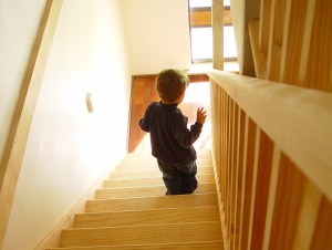 Dicas para evitar acidentes ortopédicos em crianças durante a quarentena