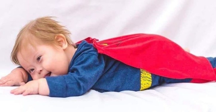 "Super Chico": menino com Síndrome de Down ficou 13 dias na UTI e venceu a covid-19